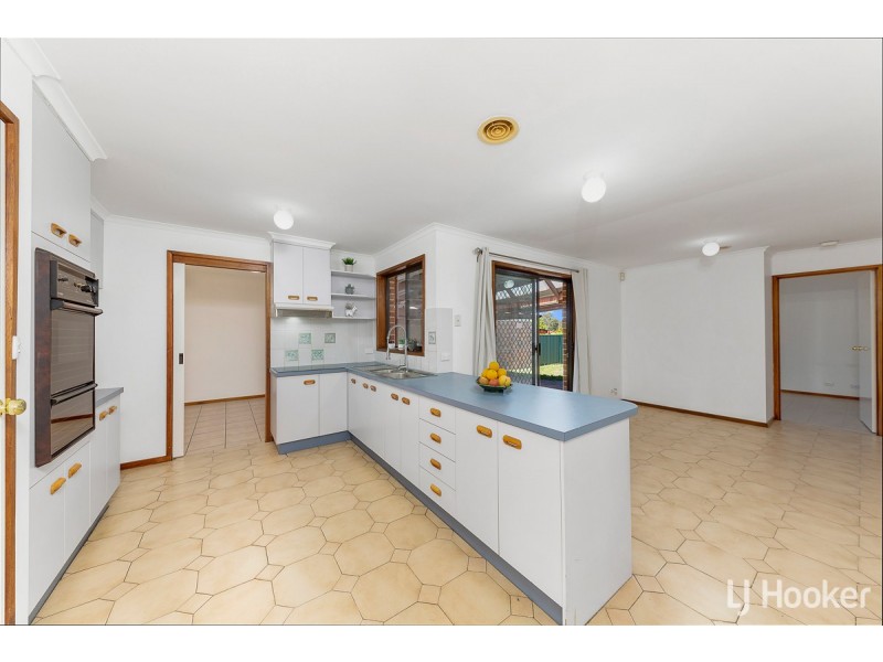 6 Lidgett Place, Florey ACT 2615