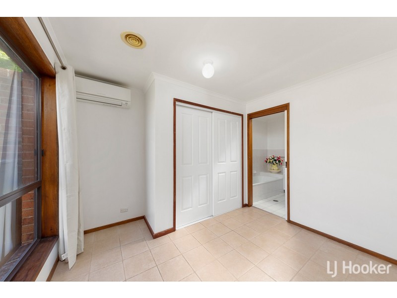 6 Lidgett Place, Florey ACT 2615