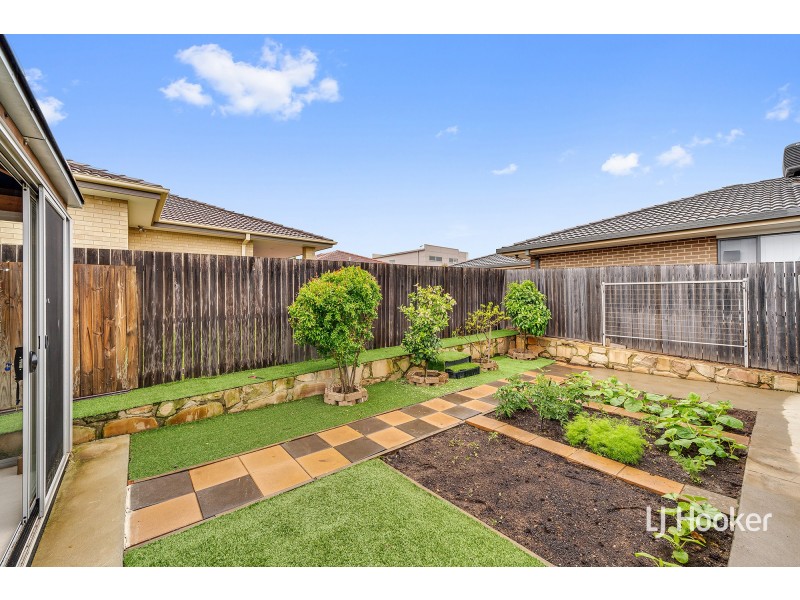 14 Fairydale Street, Harrison ACT 2914