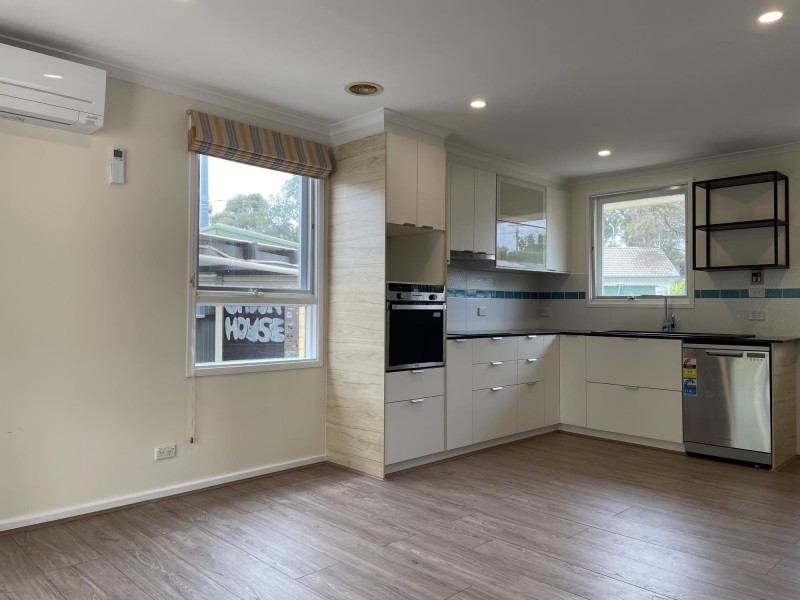 8 Knaggs Crescent, Page ACT 2614