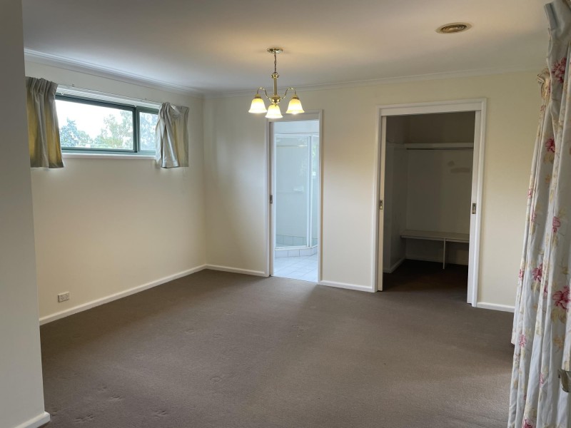 8 Knaggs Crescent, Page ACT 2614