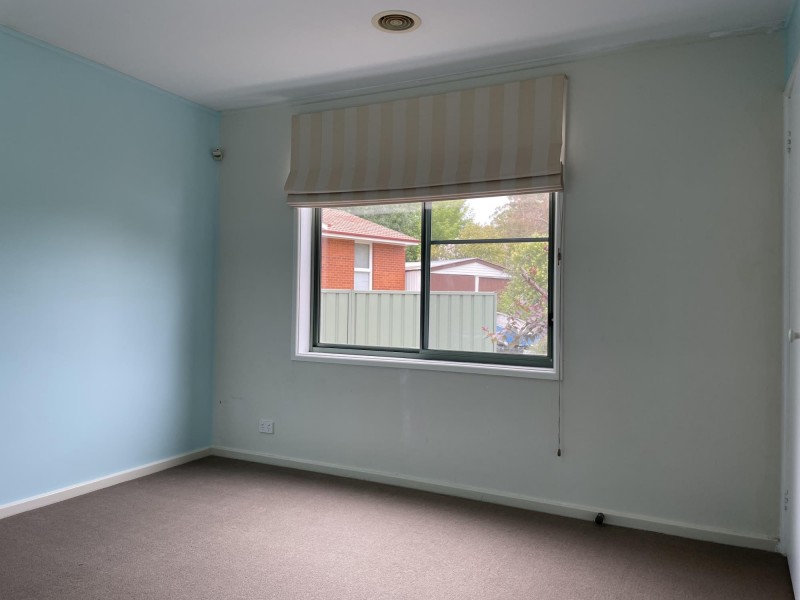 8 Knaggs Crescent, Page ACT 2614
