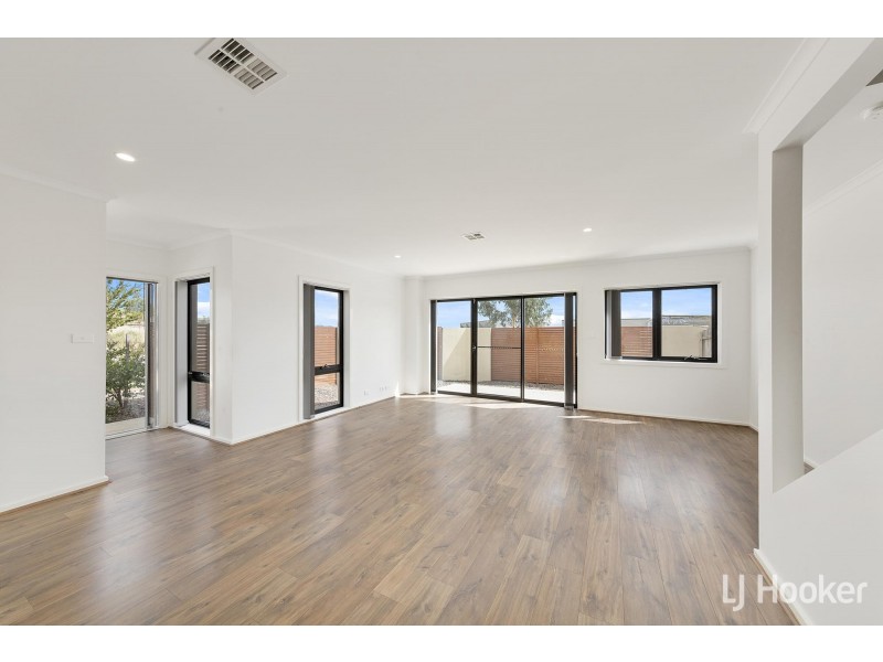 72 Wanderlight Avenue, Lawson ACT 2617
