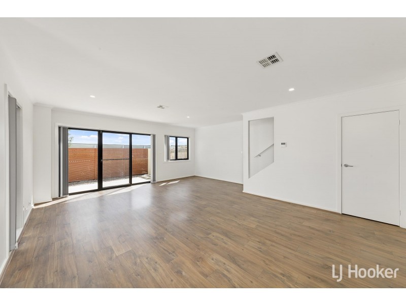 72 Wanderlight Avenue, Lawson ACT 2617