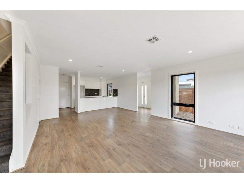 72 Wanderlight Avenue, Lawson ACT 2617