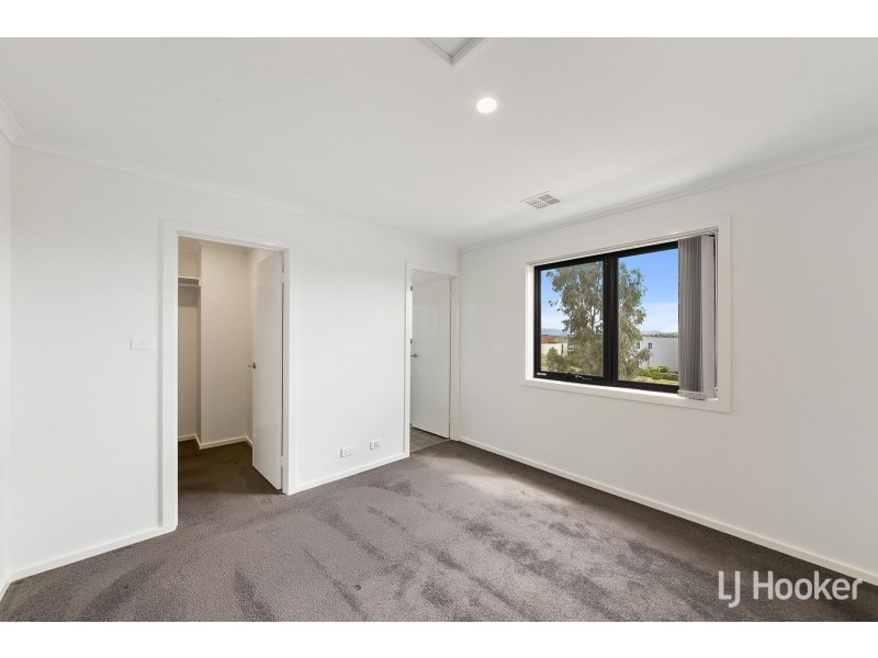 72 Wanderlight Avenue, Lawson ACT 2617