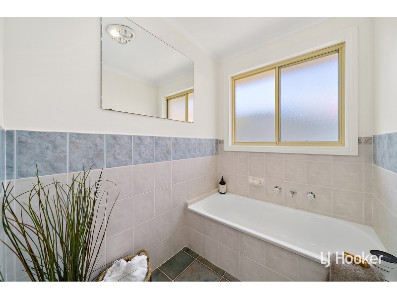 35 Paul Coe Crescent, Ngunnawal ACT 2913