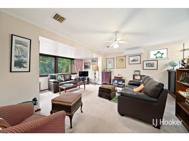 8 Macfarlan Place, Latham ACT 2615