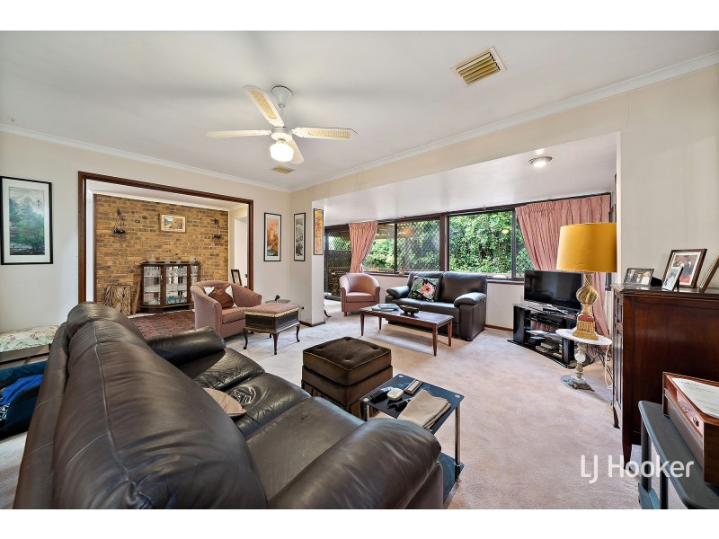 8 Macfarlan Place, Latham ACT 2615