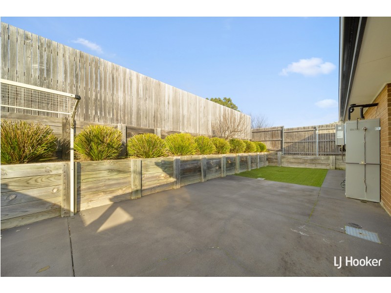 10/141 Macfarlane Burnet Avenue, Macgregor ACT 2615