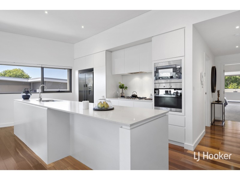 208/21 State Circle, Forrest ACT 2603