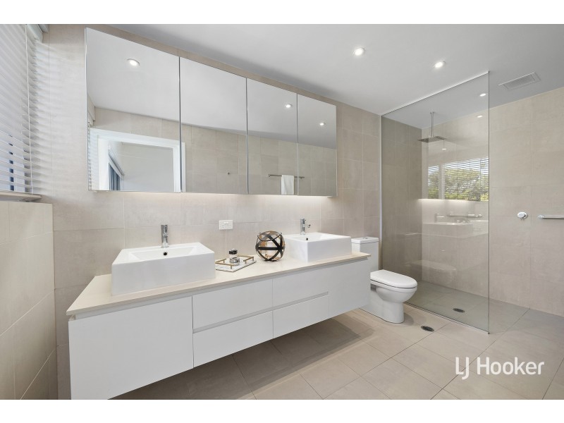 208/21 State Circle, Forrest ACT 2603