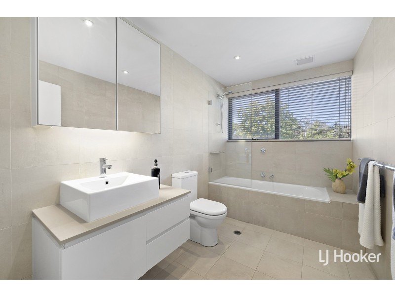 208/21 State Circle, Forrest ACT 2603