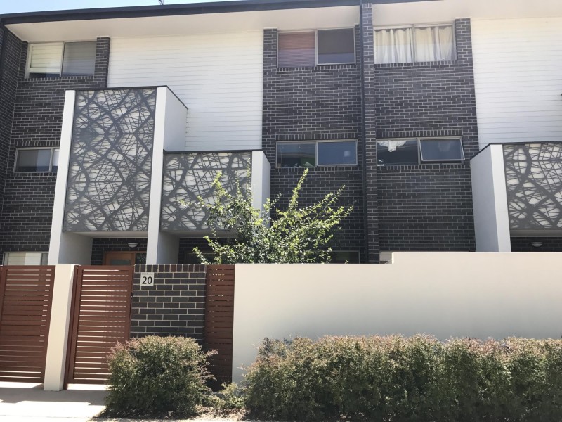 20/2 Clare Burton Crescent, Franklin ACT 2913