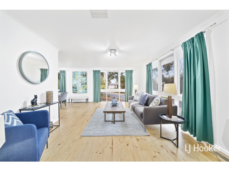 8 Wallis Place, Spence ACT 2615