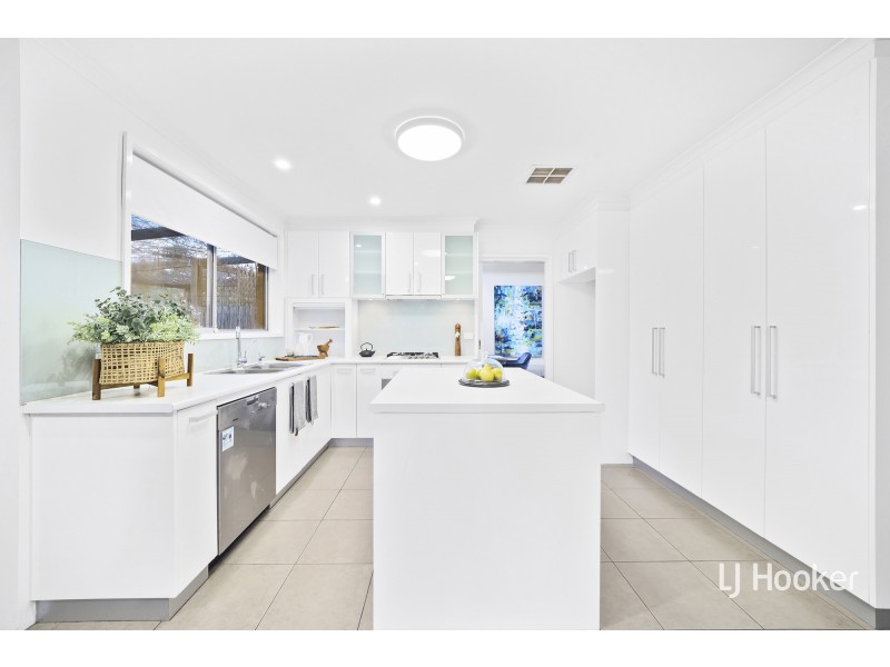 8 Wallis Place, Spence ACT 2615
