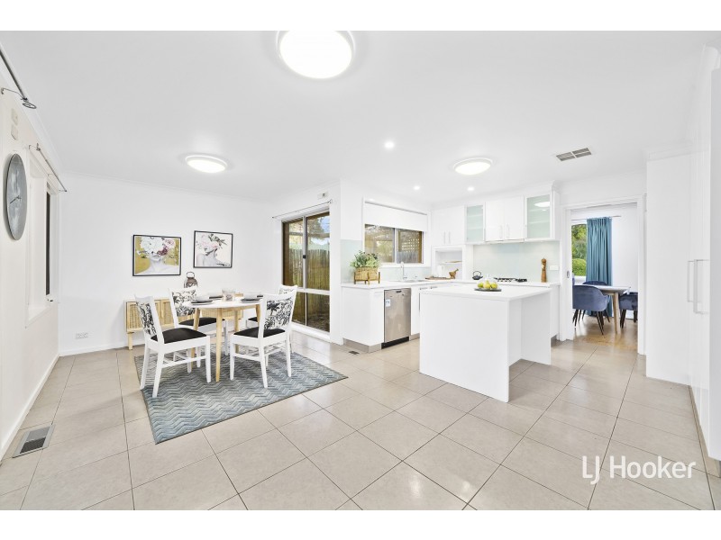 8 Wallis Place, Spence ACT 2615