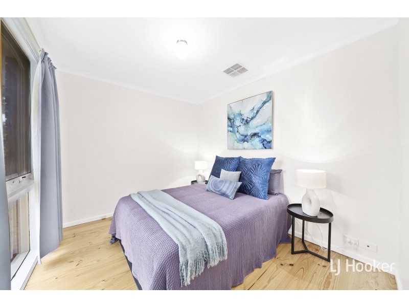 8 Wallis Place, Spence ACT 2615