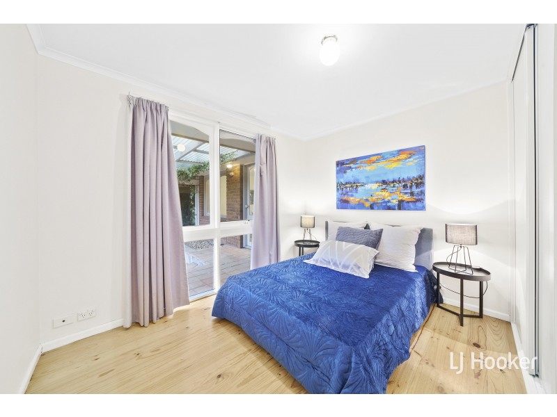 8 Wallis Place, Spence ACT 2615
