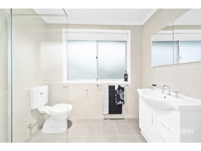 8 Wallis Place, Spence ACT 2615