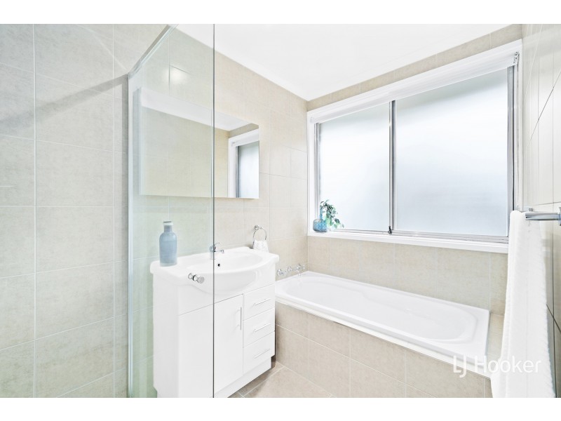 8 Wallis Place, Spence ACT 2615