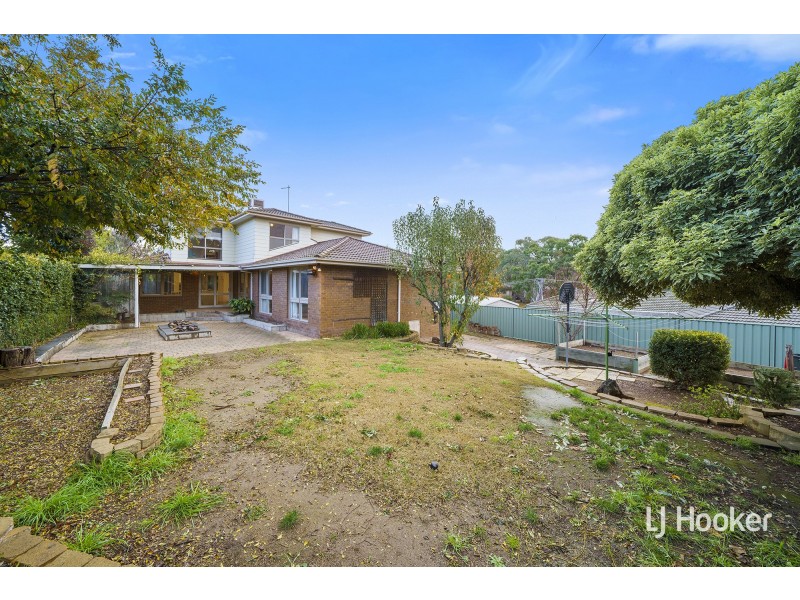 8 Wallis Place, Spence ACT 2615