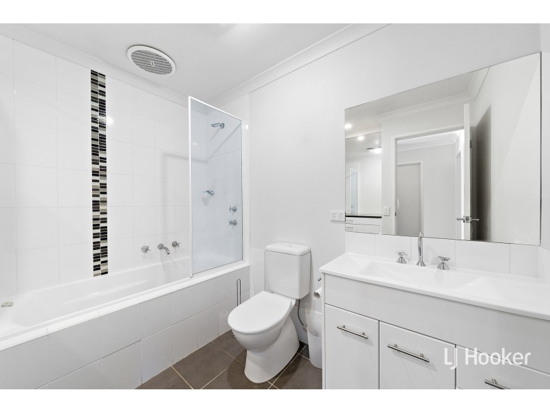 8/88 Eccles Circuit, Macgregor ACT 2615