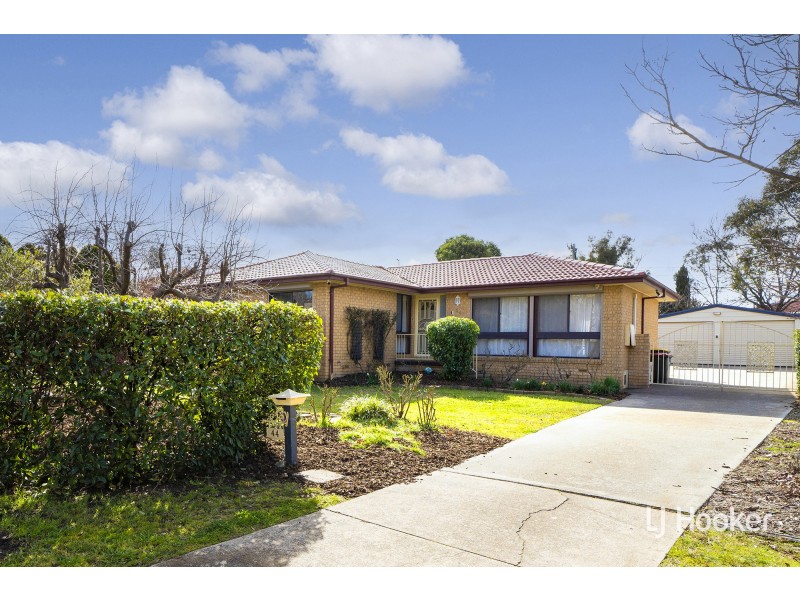 44 Stretton Crescent, Latham ACT 2615