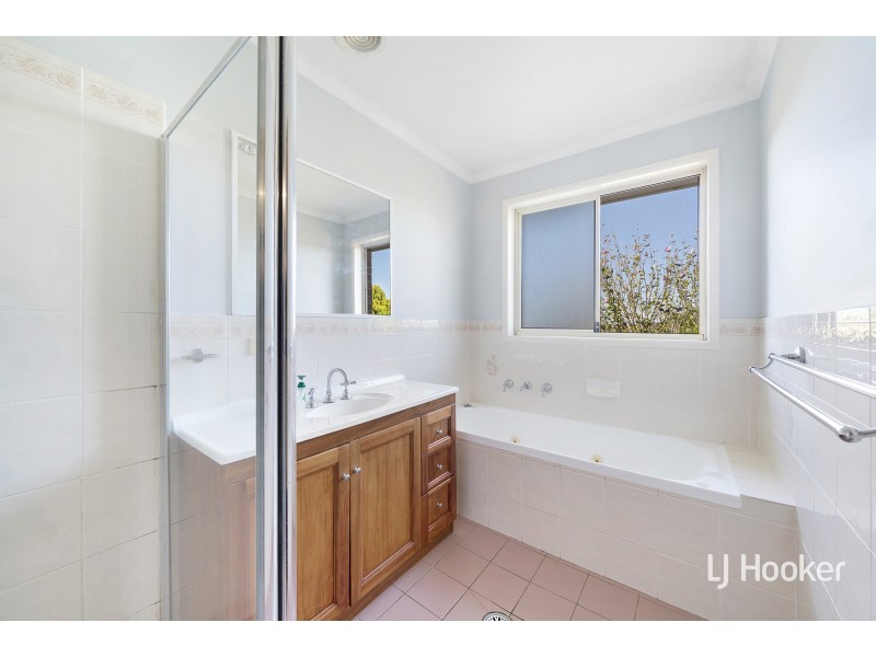 19 Giliruk Crescent, Ngunnawal ACT 2913