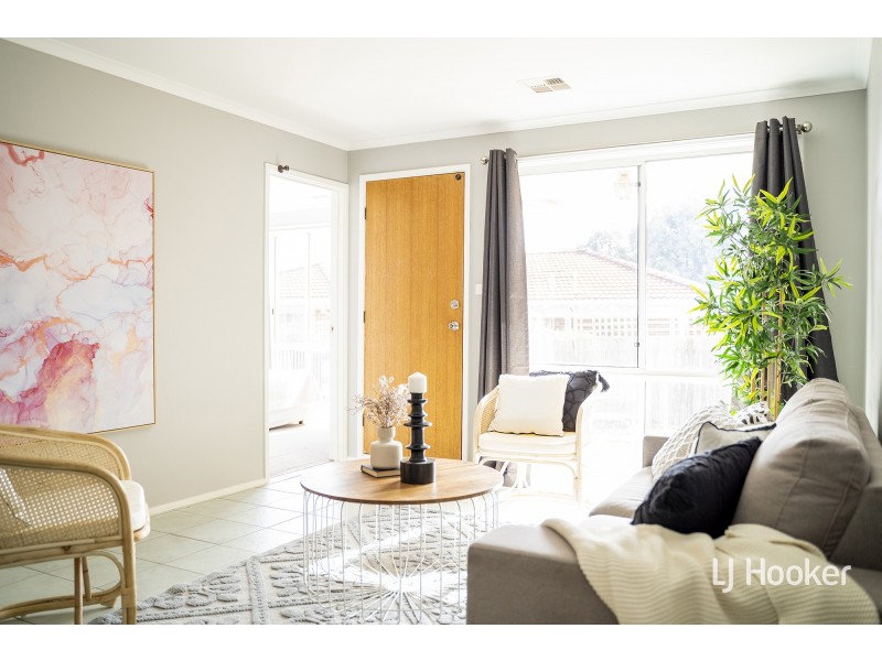 35 Hugh McKay Crescent, Dunlop ACT 2615