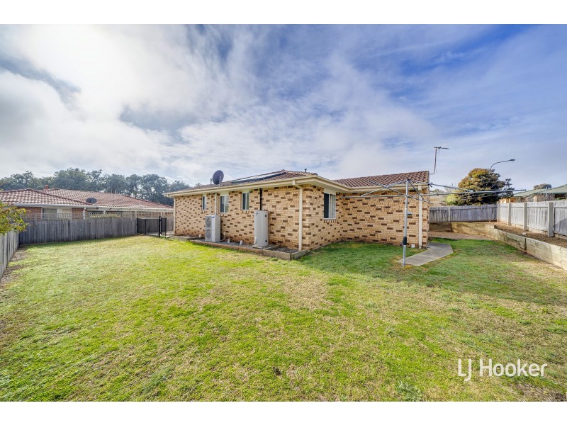 35 Hugh McKay Crescent, Dunlop ACT 2615