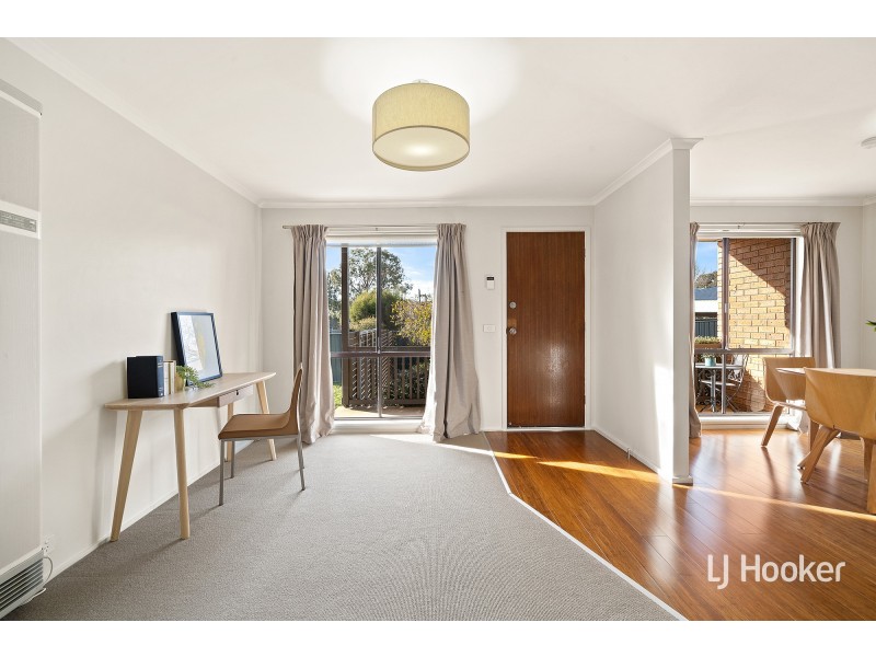 8 Summerville Crescent, Florey ACT 2615