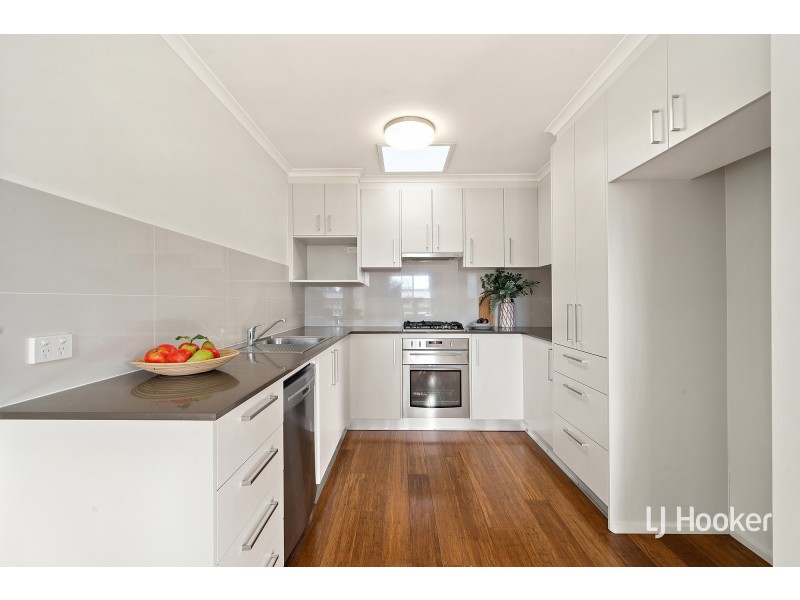 8 Summerville Crescent, Florey ACT 2615