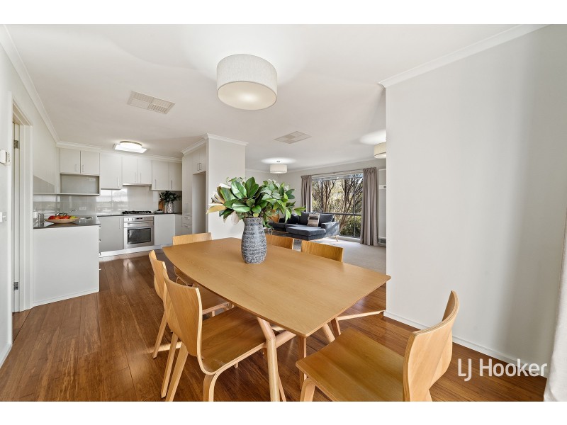 8 Summerville Crescent, Florey ACT 2615