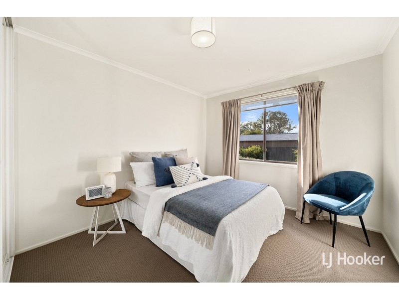 8 Summerville Crescent, Florey ACT 2615