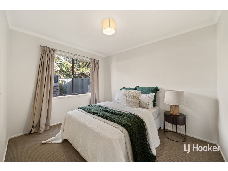 8 Summerville Crescent, Florey ACT 2615