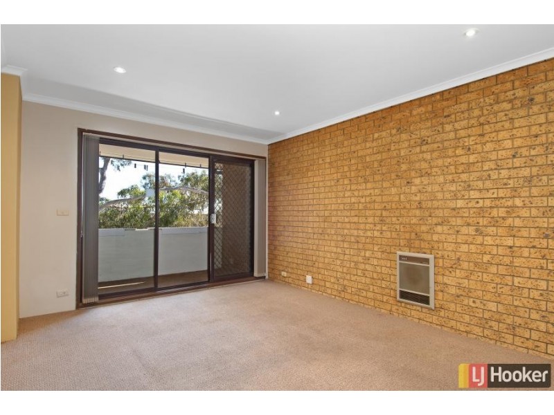 2/30 Springvale Drive, Hawker ACT 2614