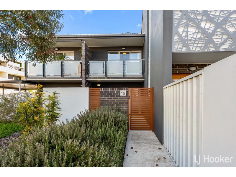 15/2 Clare Burton Crescent, Franklin ACT 2913