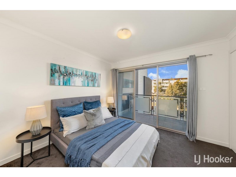 15/2 Clare Burton Crescent, Franklin ACT 2913