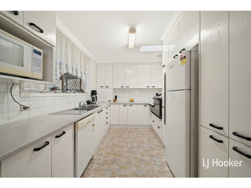 100 Dalley Crescent, Latham ACT 2615