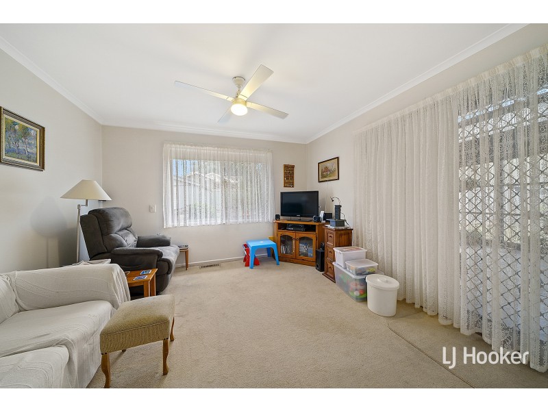 100 Dalley Crescent, Latham ACT 2615