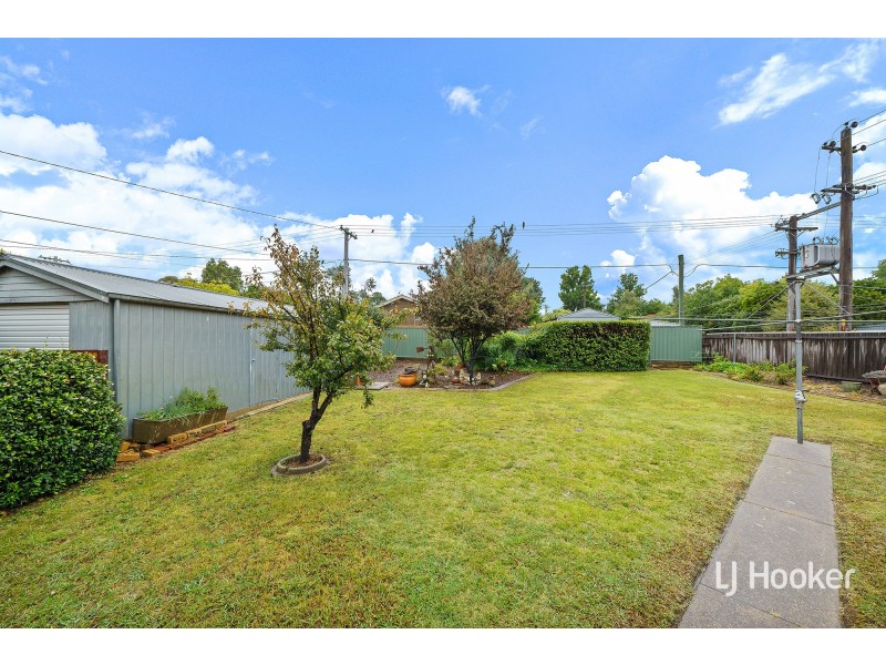100 Dalley Crescent, Latham ACT 2615