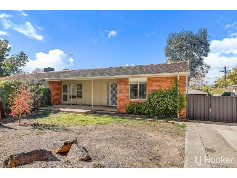 40 Mackennal Street, Lyneham ACT 2602