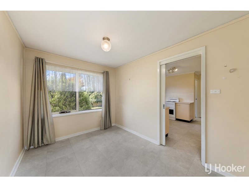 40 Mackennal Street, Lyneham ACT 2602
