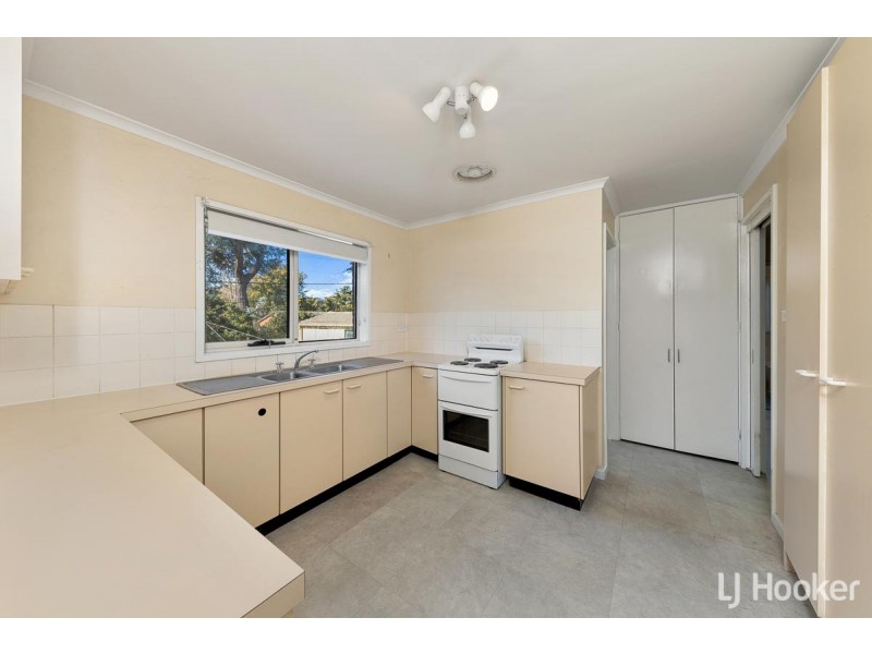 40 Mackennal Street, Lyneham ACT 2602