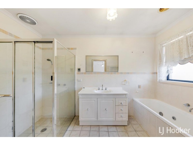 2 Amarina Street, Palmerston ACT 2913