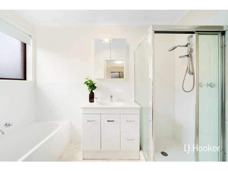13 Baume Crescent, Mckellar ACT 2617