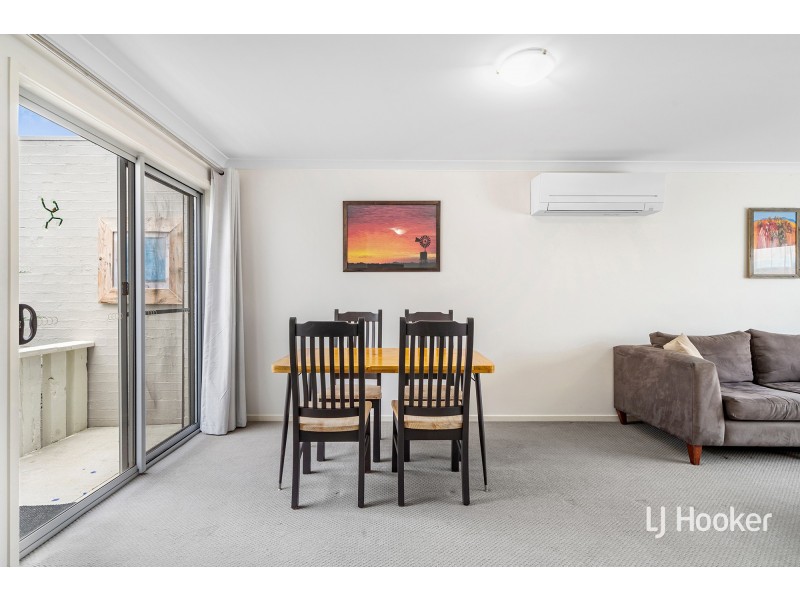 4 Rowland Street, Macgregor ACT 2615