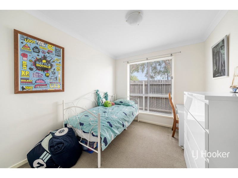 4 Rowland Street, Macgregor ACT 2615