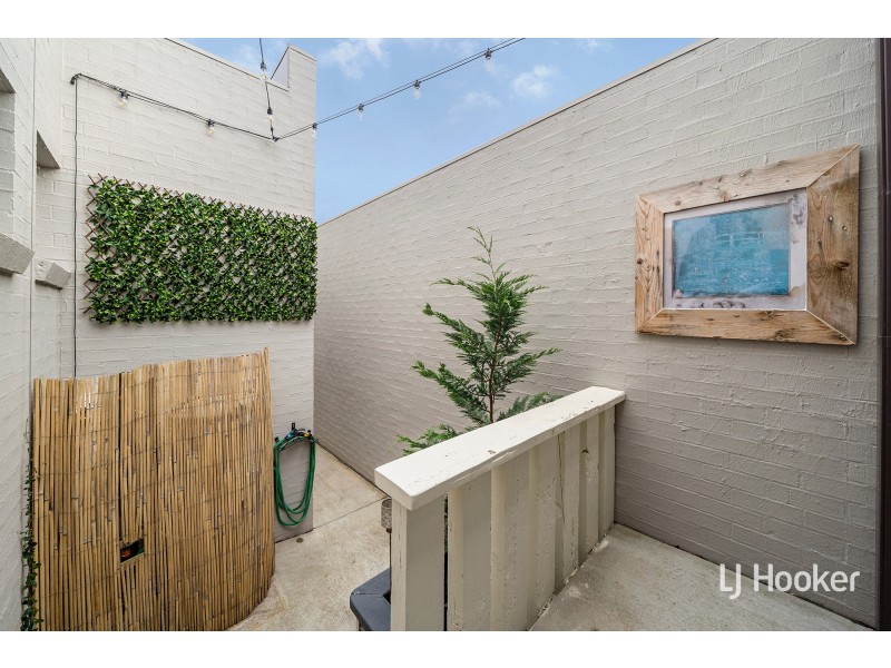 4 Rowland Street, Macgregor ACT 2615